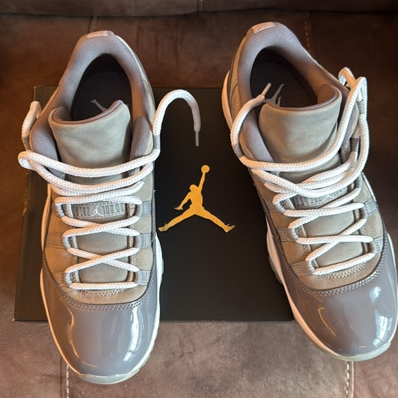 Air Jordan 11 Retro Low - Picture 3 of 10